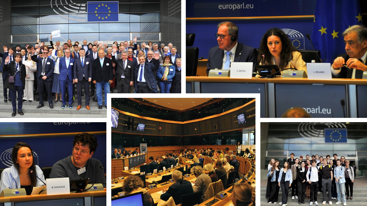 Conferenza al Parlamento Europeo con partecipanti.